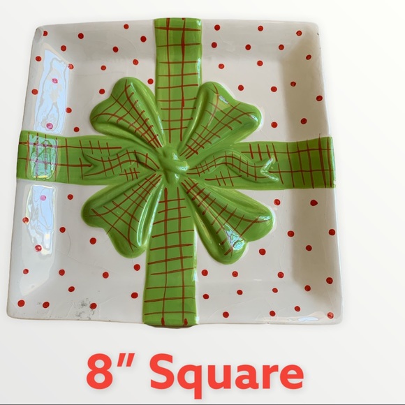 🎄🎄Holiday time! Festive 8”canapé plate. NWOT Great for entertaining. Food safe - Picture 2 of 5